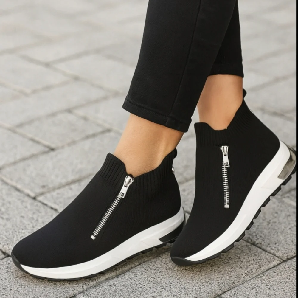 Steve Madden Omah Y2K Athleisure Minimalist Revival Chrome Heel Sneaker 7.5M